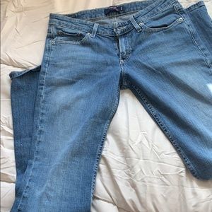 518 Levi jeans super low